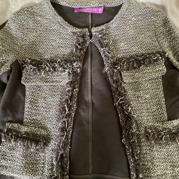 Cute and stylish Val Max girls blazer skirt set 16 - Picture 3 of 9